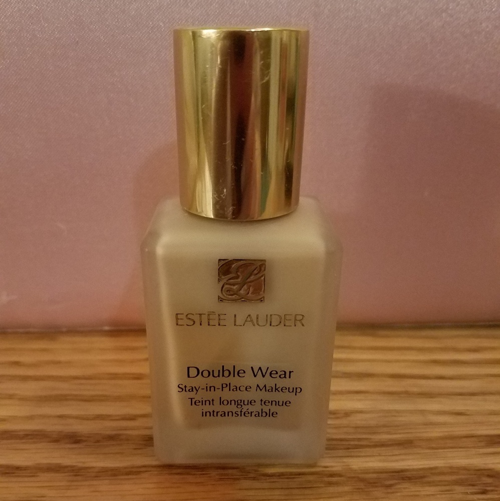Estee Lauder Double Wear Foundation Fresco 2C3